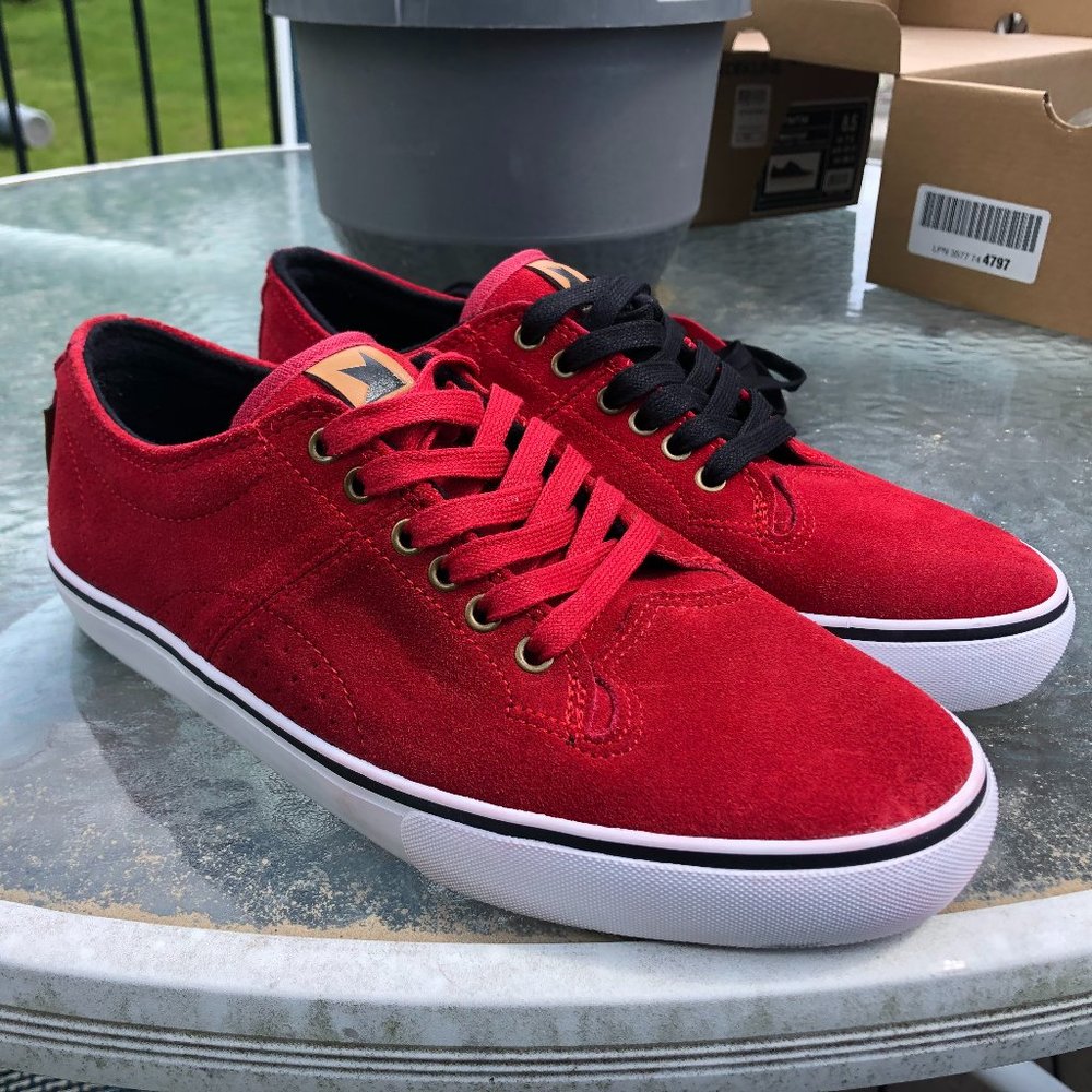 Dekline men's 8.5 skate shoes, new